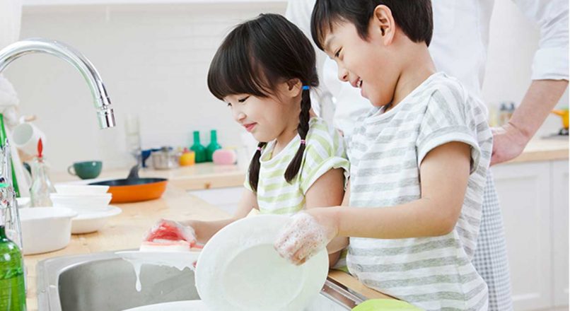 چگونه کودک مسئولیت پذیر تربیت کنیم؟