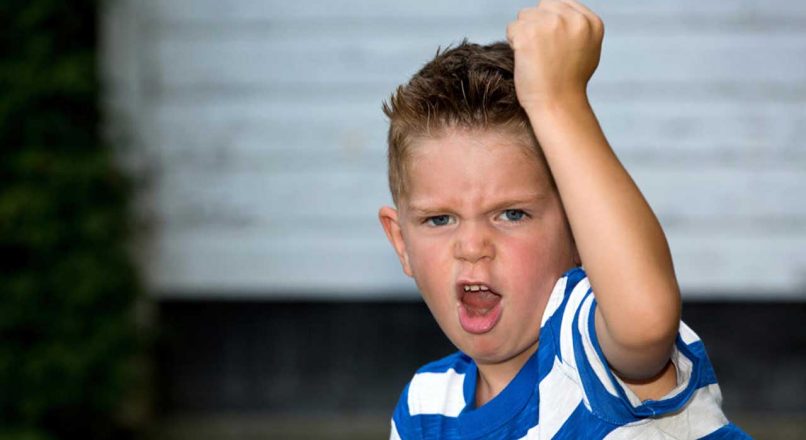 کودک حاضر جواب را چگونه کنترل و تربیت کنیم؟