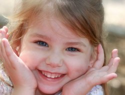 چگونه می توانیم کودک شاد در خانه داشته باشیم؟