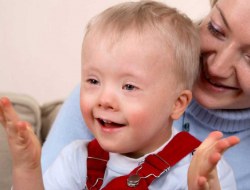 کودک عقب مانده چه ویژگی هایی دارد؟