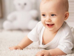 حرف زدن نوزاد من از چه سنی شروع می شود؟